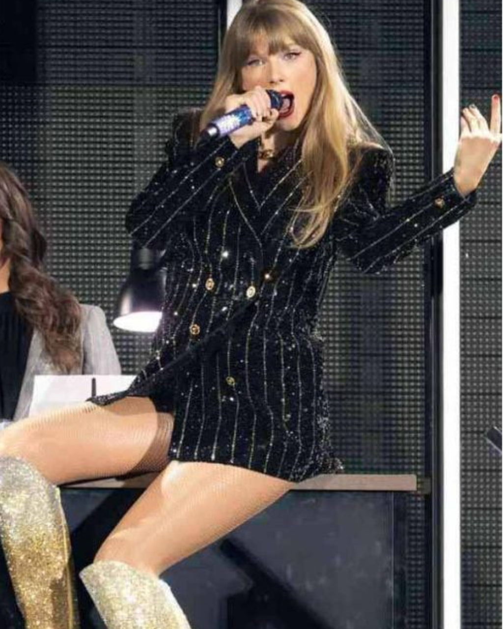 Taylor-Swift-Eras-Tour-2023-Black-Coat