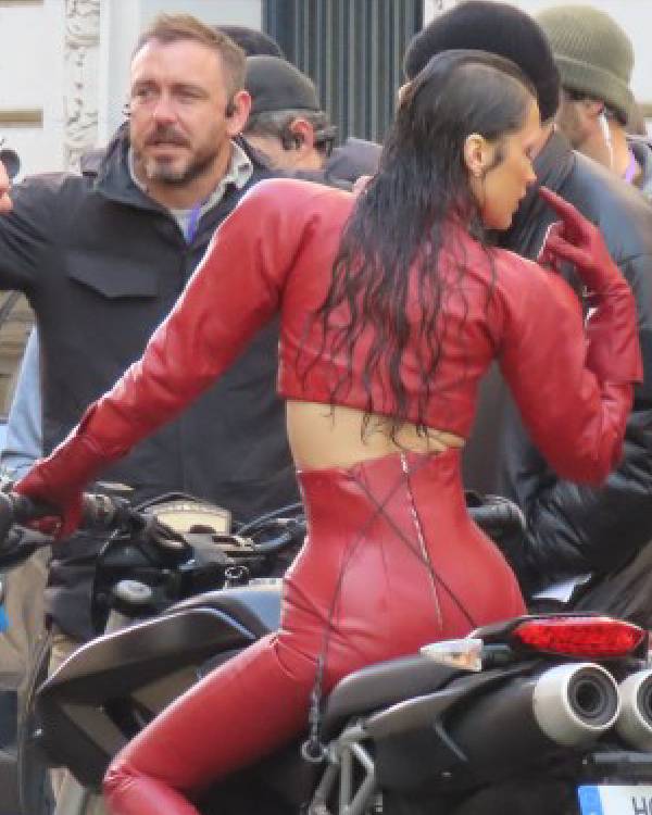 Bella Hadid The Beauty S01   Cropped Jacket