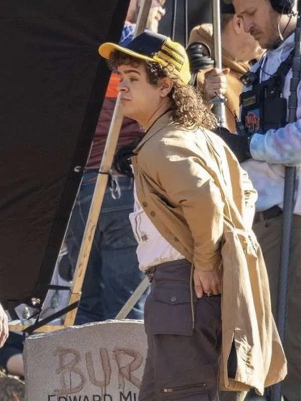 Dustin-Henderson-Stranger-Things-S05-Brown-Long-Jacket