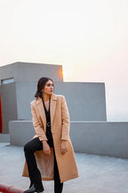 Elegant women's wool coat