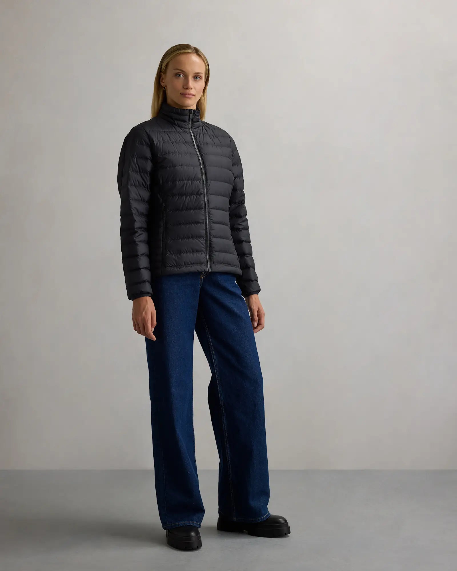 Foldable puffer jacket