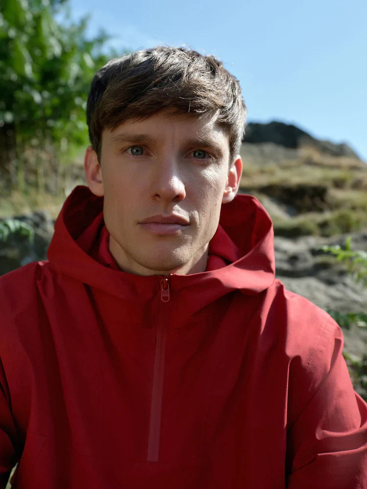 Hooded anorak jacket for outdoors