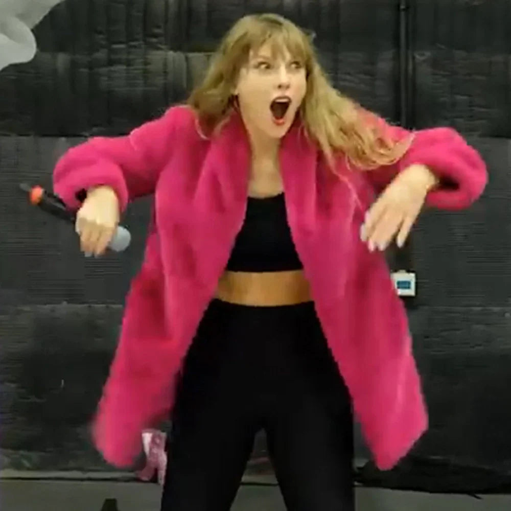 I-Can-Do-It-With-a-Broken-Heart-Music-Video-Taylor-Swift-Pink-Coat
