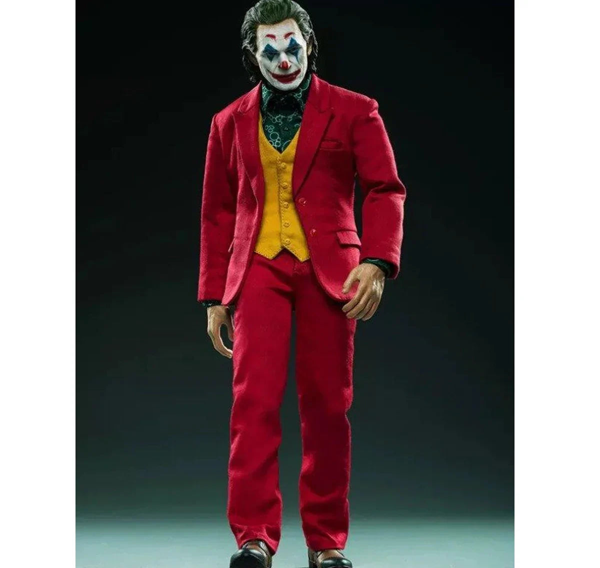 Joker-Joaquin-Phoenix-Suit