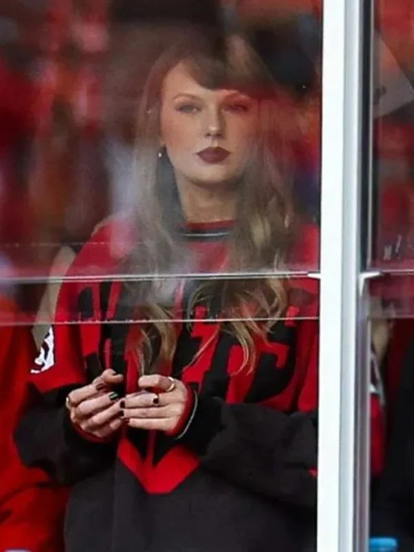Kansas-City-Chiefs-Taylor-Swift-Spellout-Sweatshirt