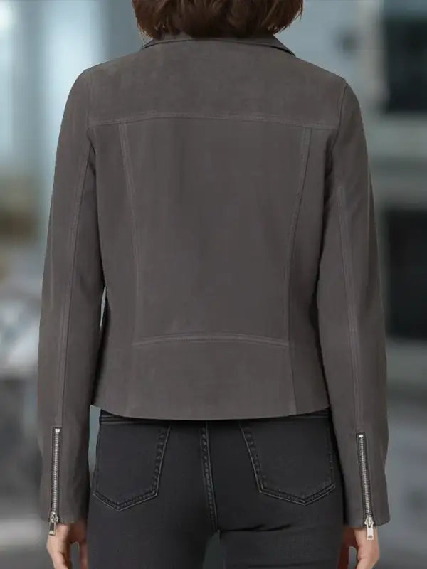 Scream-7-Neve-Campbell-Grey-Suede-Jacket-Back-View