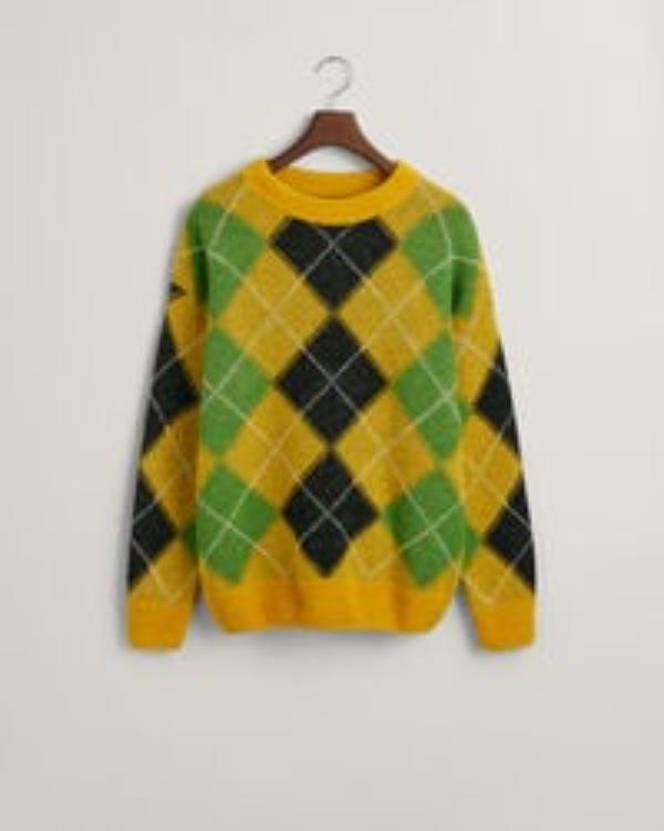 Jingle Bell Heist 2025 Olivia Holt Yellow Fuzzy Sweater