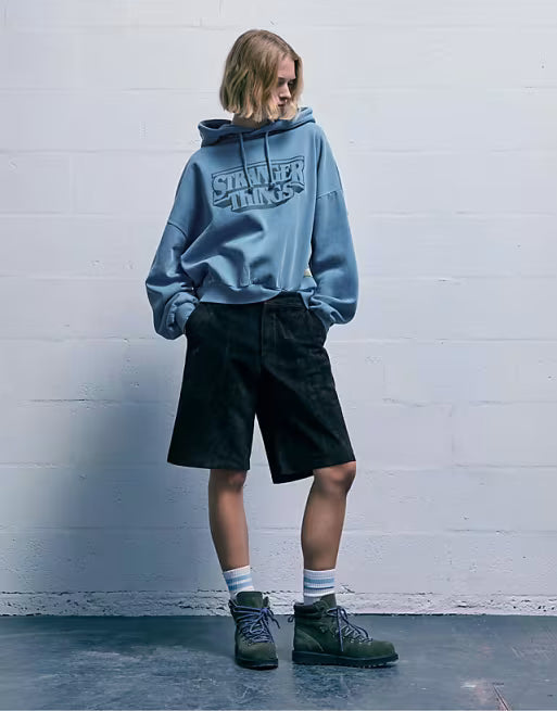 Street style Stranger Things hoodie