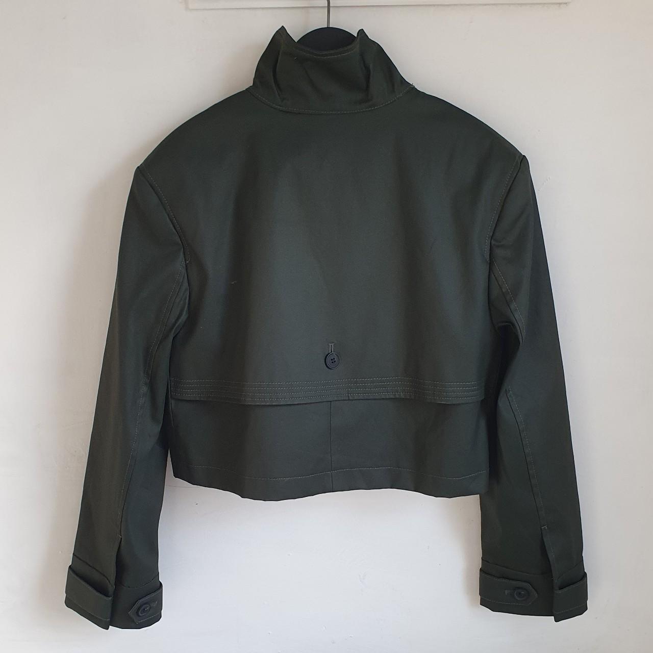 Stylish green cropped coat