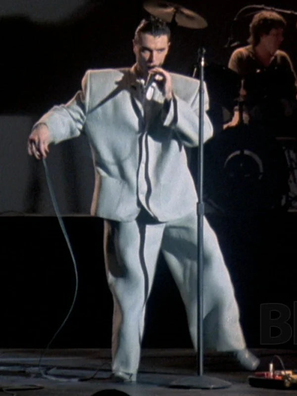 Talking-Heads-David-Byrne-Big-Suit