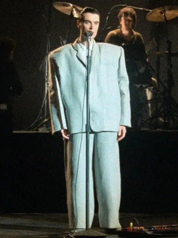 Talking-Heads-David-Byrne-Suit