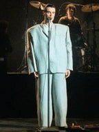 Talking-Heads-David-Byrne-Suit