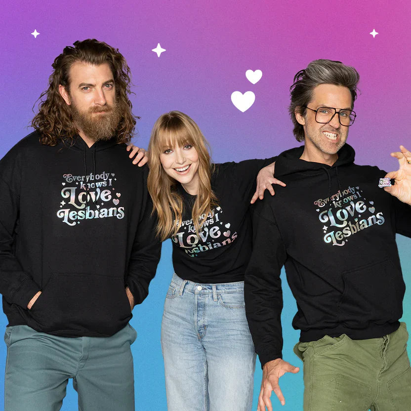 Unisex-Everybody-Knows-I-Love-Lesbians-Hoodie