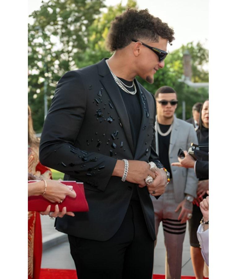 Patrick-Mahomes-3rd-Super-Bowl-Ring-Ceremony-Suit
