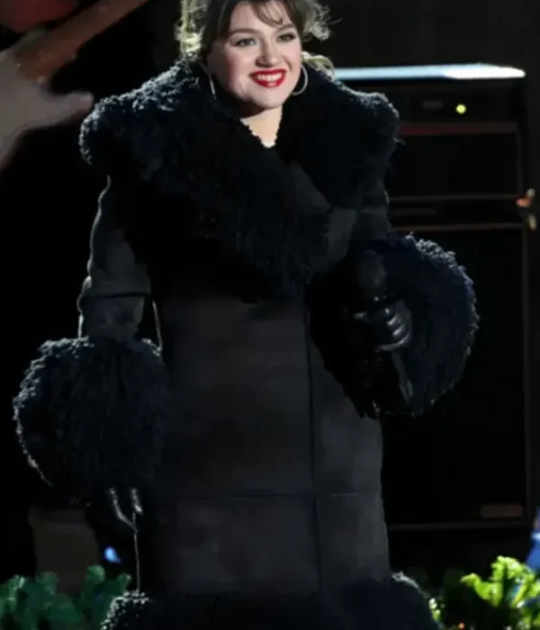 Kelly_Clarkson_Coat_Rockefeller_Center