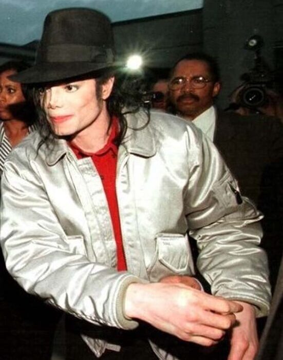 Michael-Jackson-Silver-Jacket