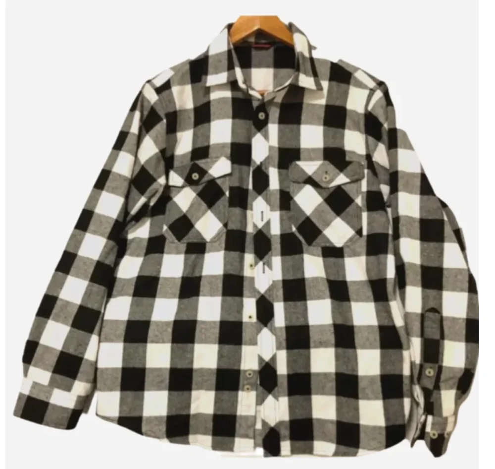 Michael-Keaton-Movie-Beetlejuice-Beetlejuice-2024-Checkered-Shirt